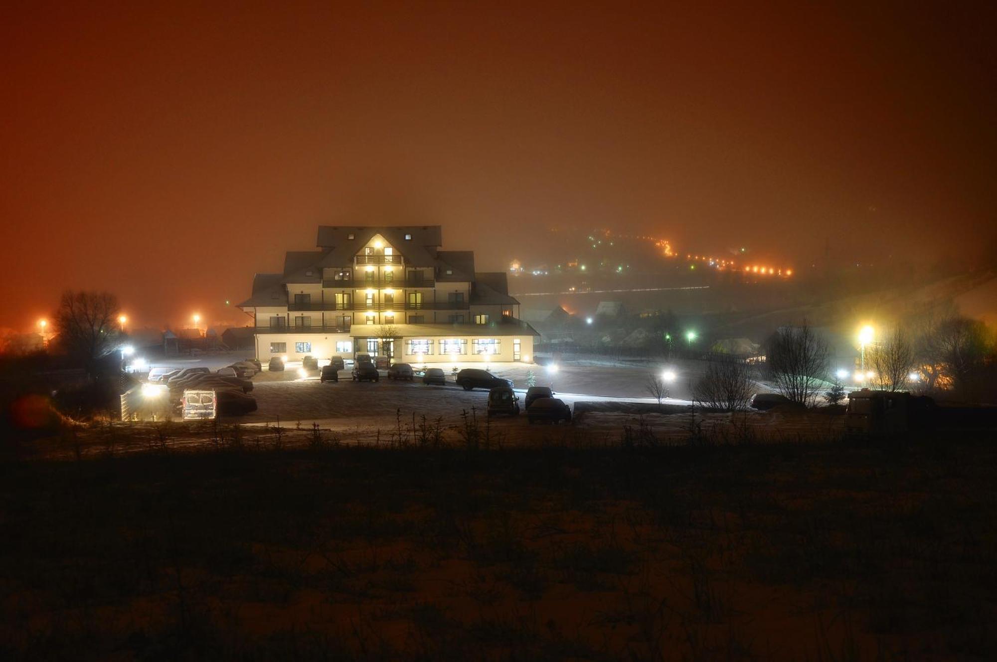 Hotel Toacabellevue Gura Humorului Exteriör bild
