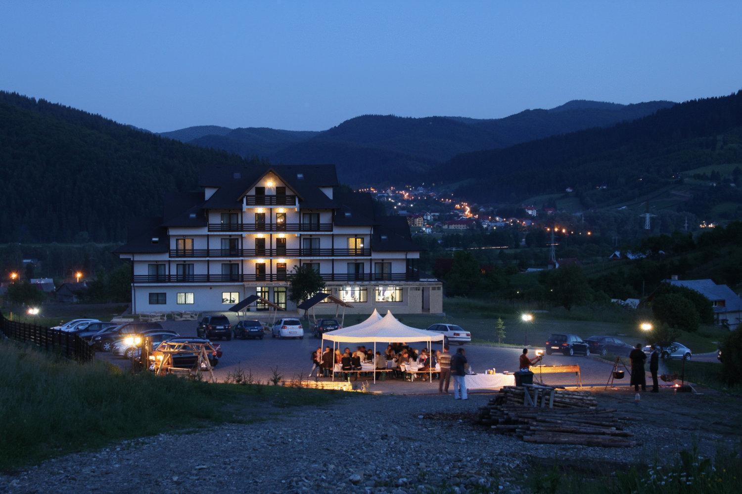 Hotel Toacabellevue Gura Humorului Exteriör bild
